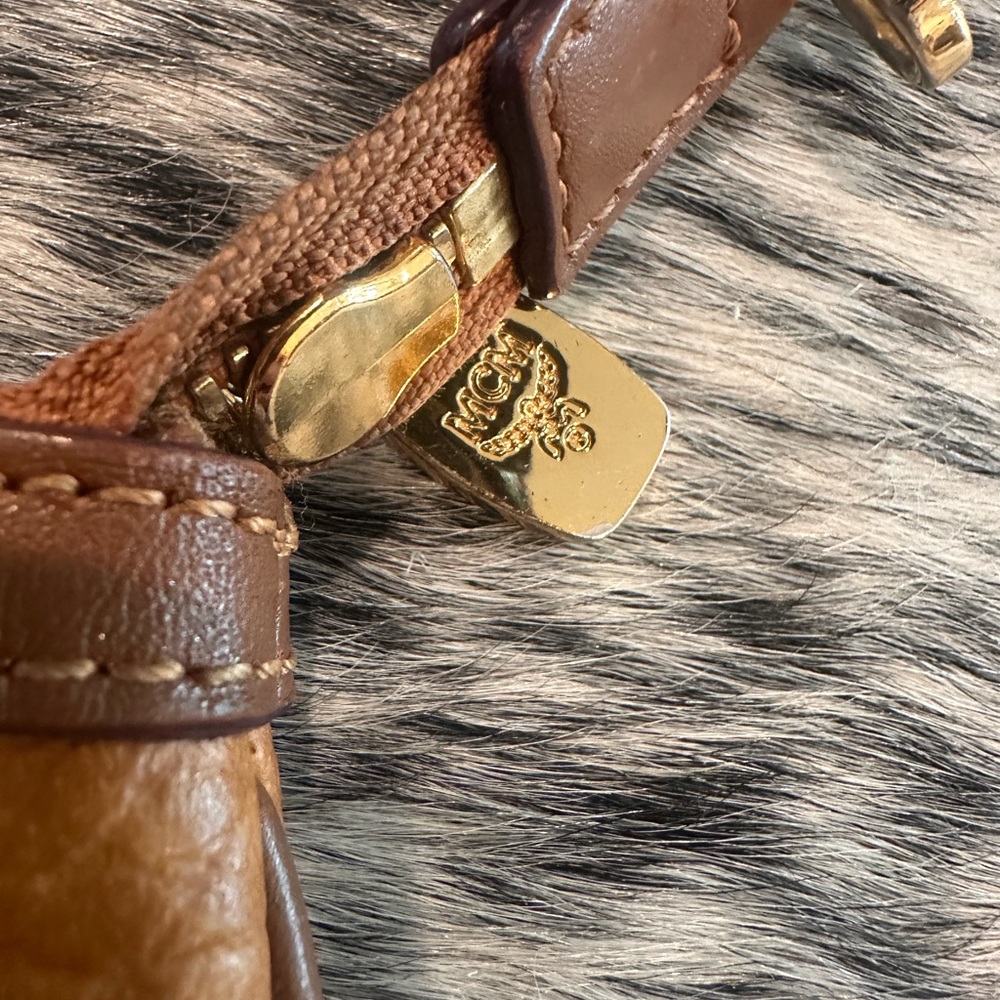 MCM Pouch in Visetos Original - Picture 6 of 10